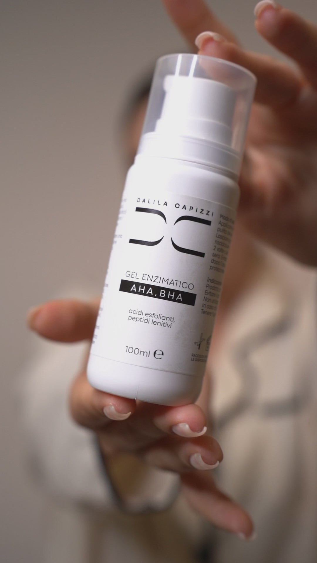Carica video: 